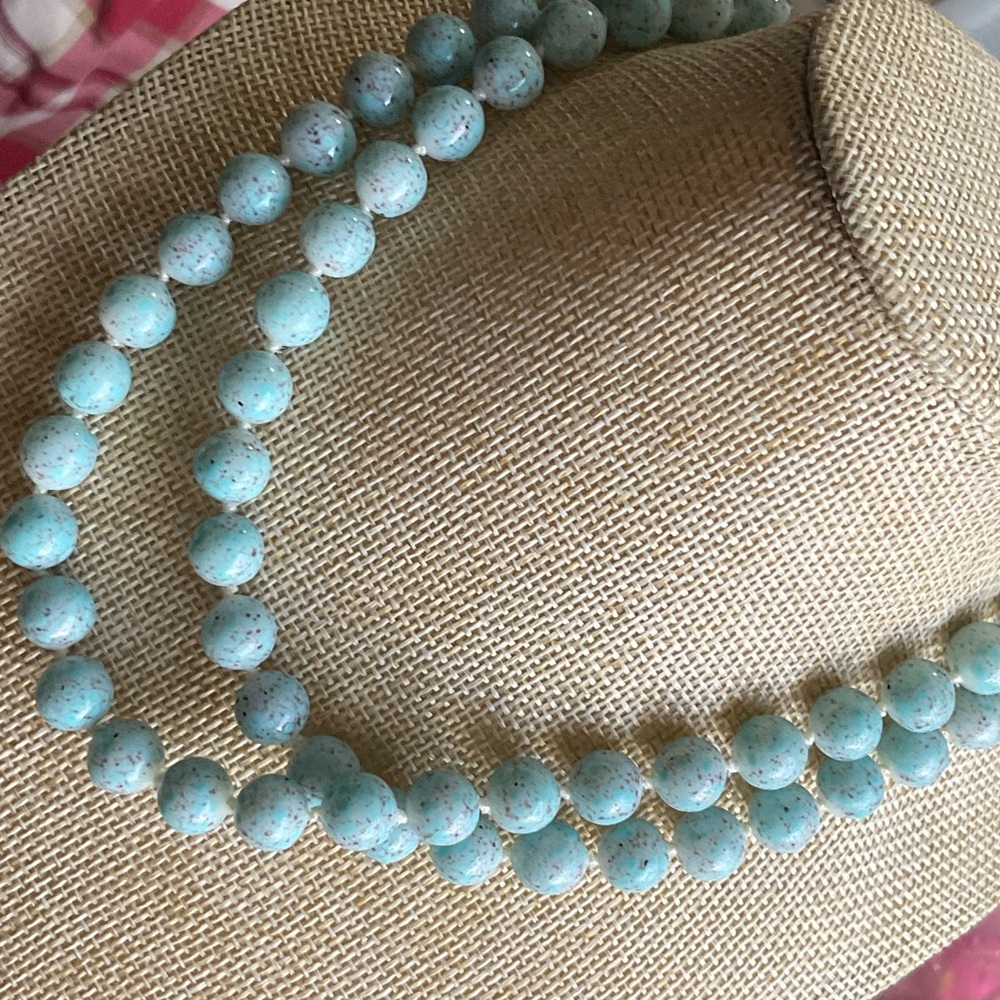 Elegant VINTAGE Turquoise Beaded Necklace